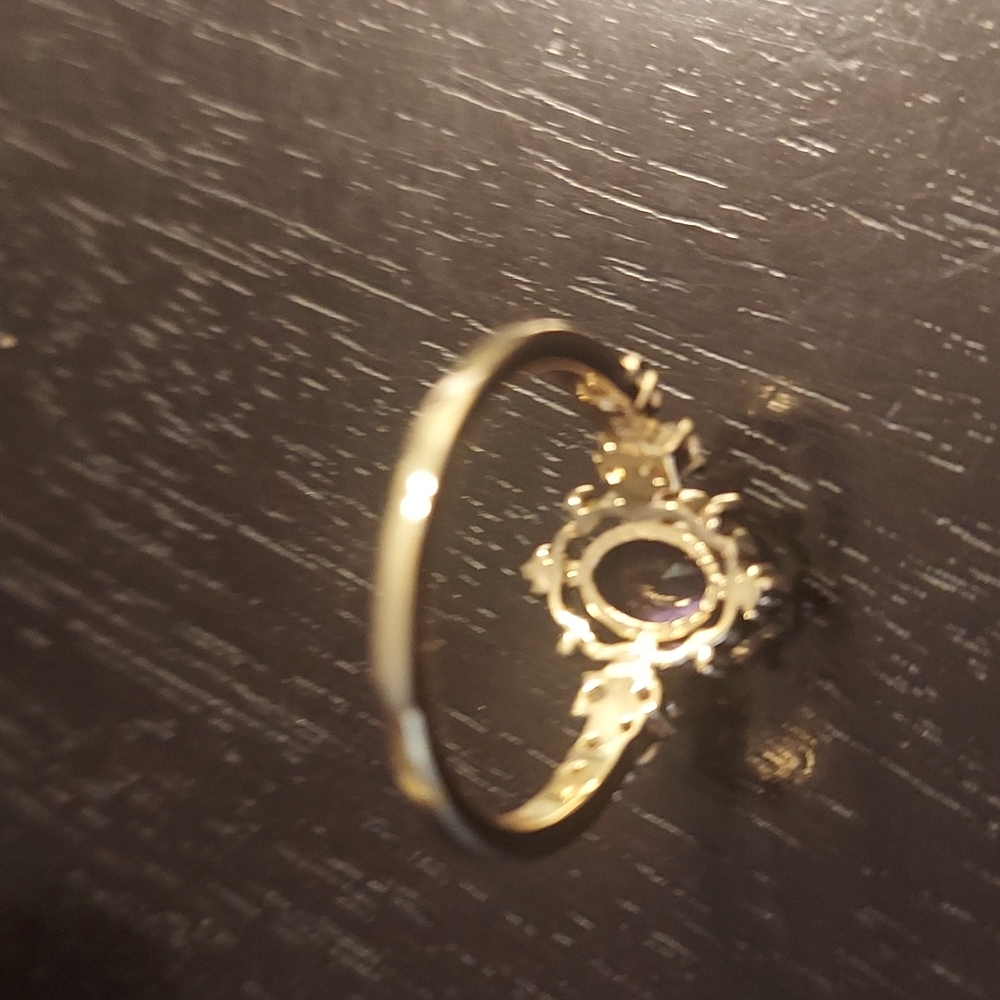 Amethyst Vintage Gold Ring - Picture 2 of 2